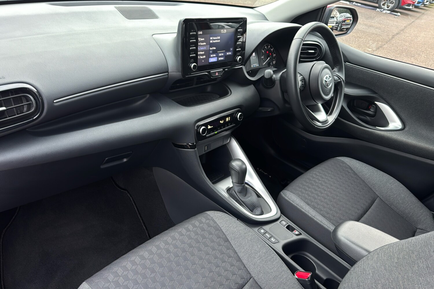 Used Toyota Yaris 2022 for sale - 77298160: Photo 11