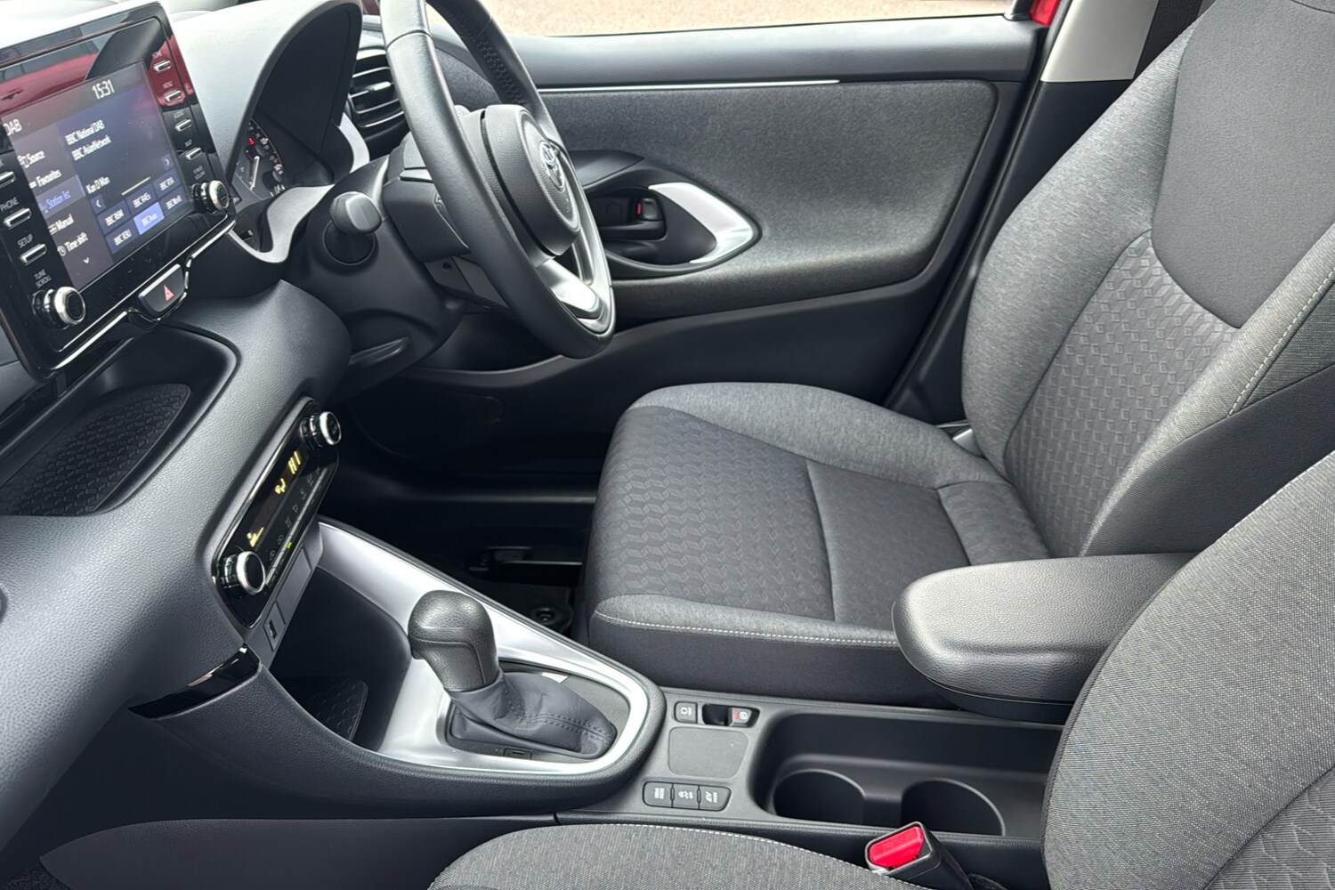 Used Toyota Yaris 2022 for sale - 77298160: Photo 43