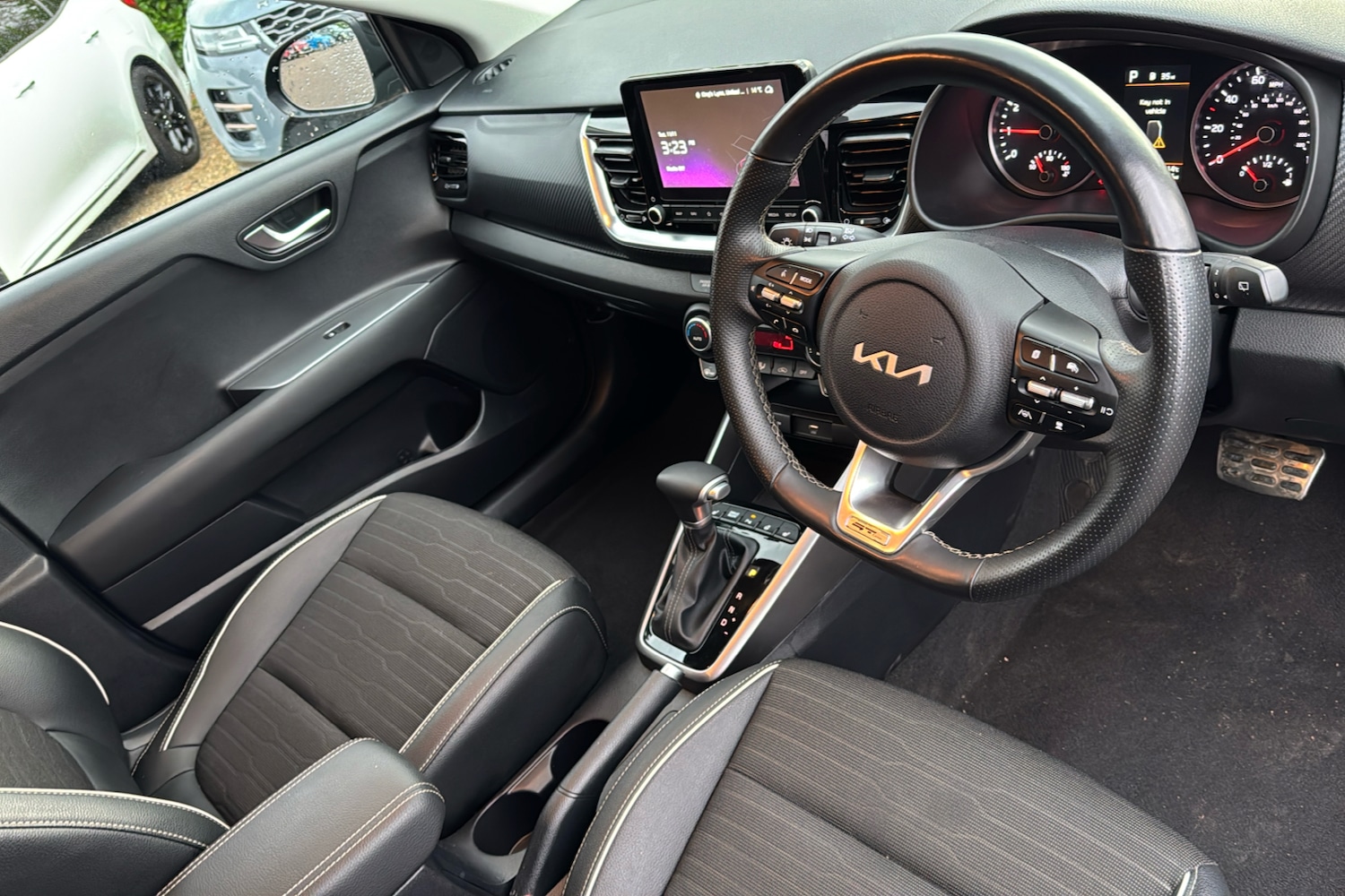 Used Kia Stonic 2023 for sale - 76464064: Photo 10