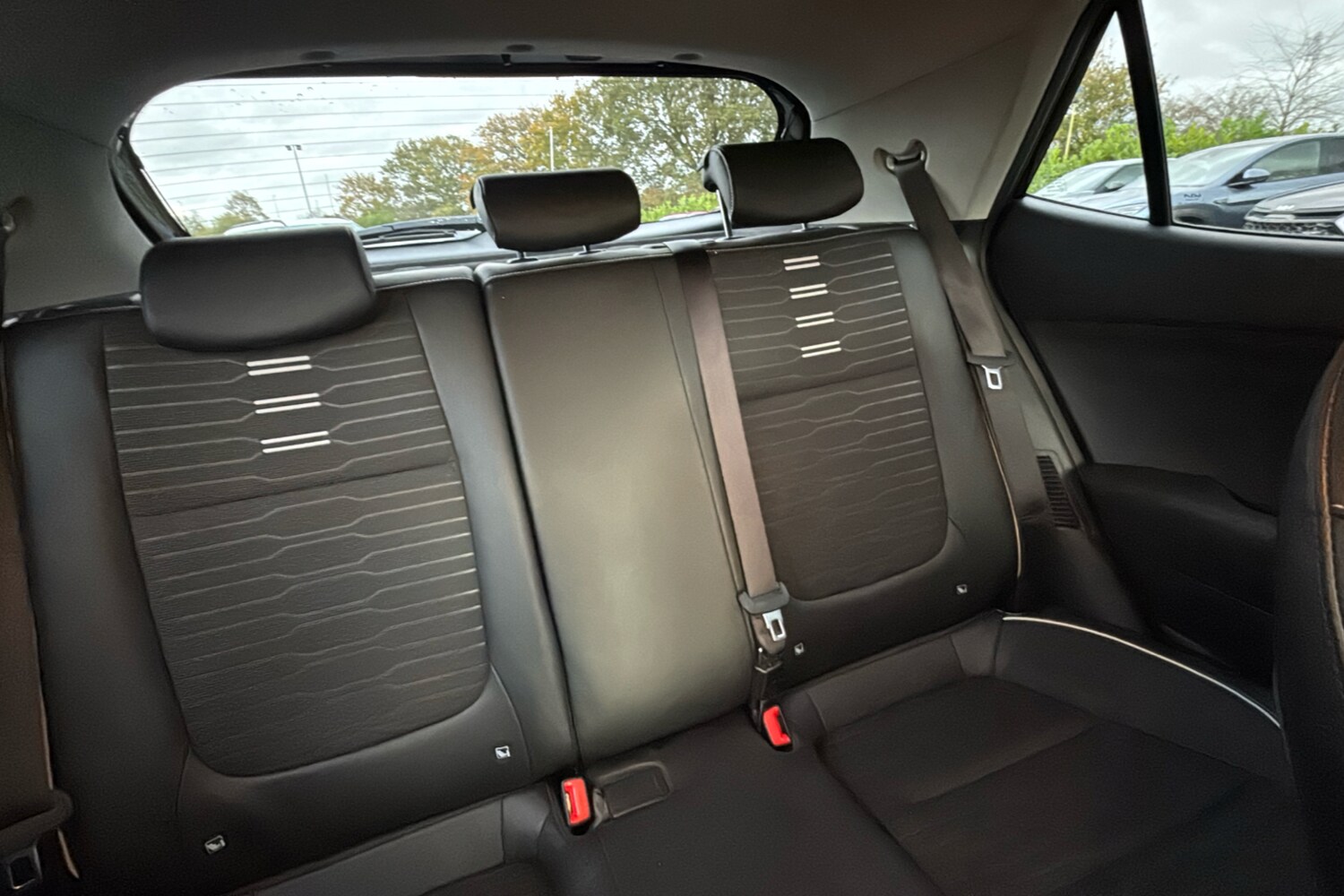 Used Kia Stonic 2023 for sale - 76464064: Photo 12