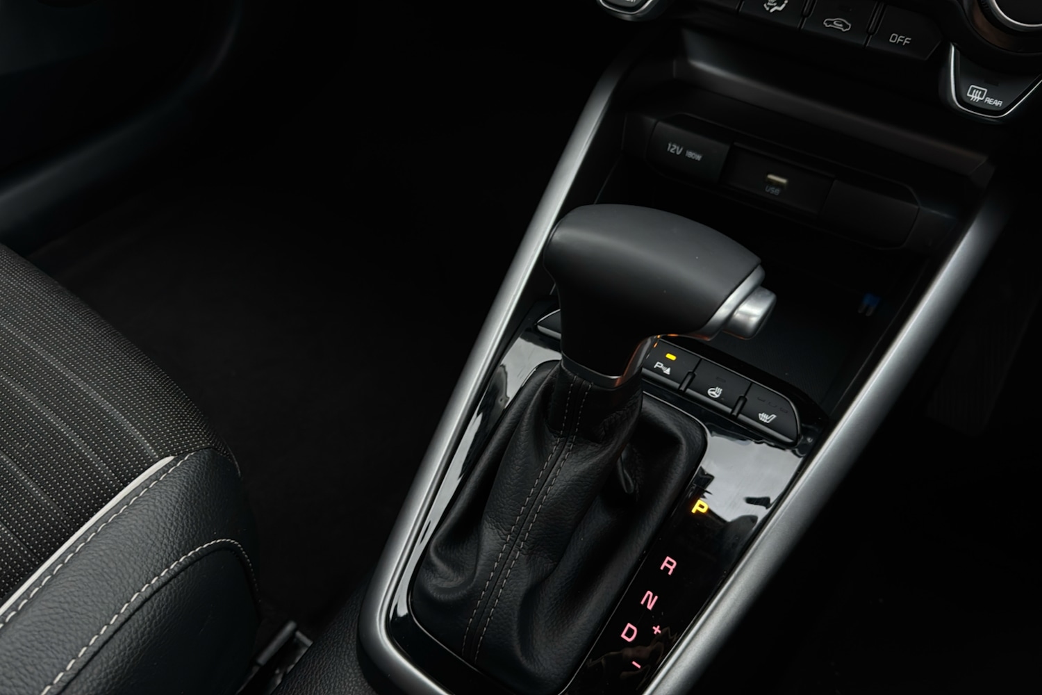 Used Kia Stonic 2023 for sale - 76464064: Photo 13