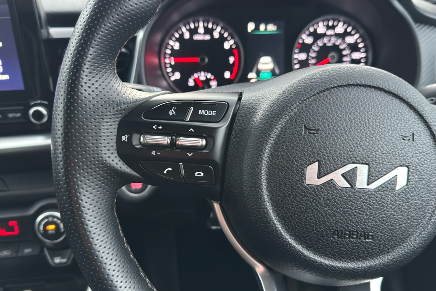 Used Kia Stonic 2023 for sale - 76464064: Photo 17