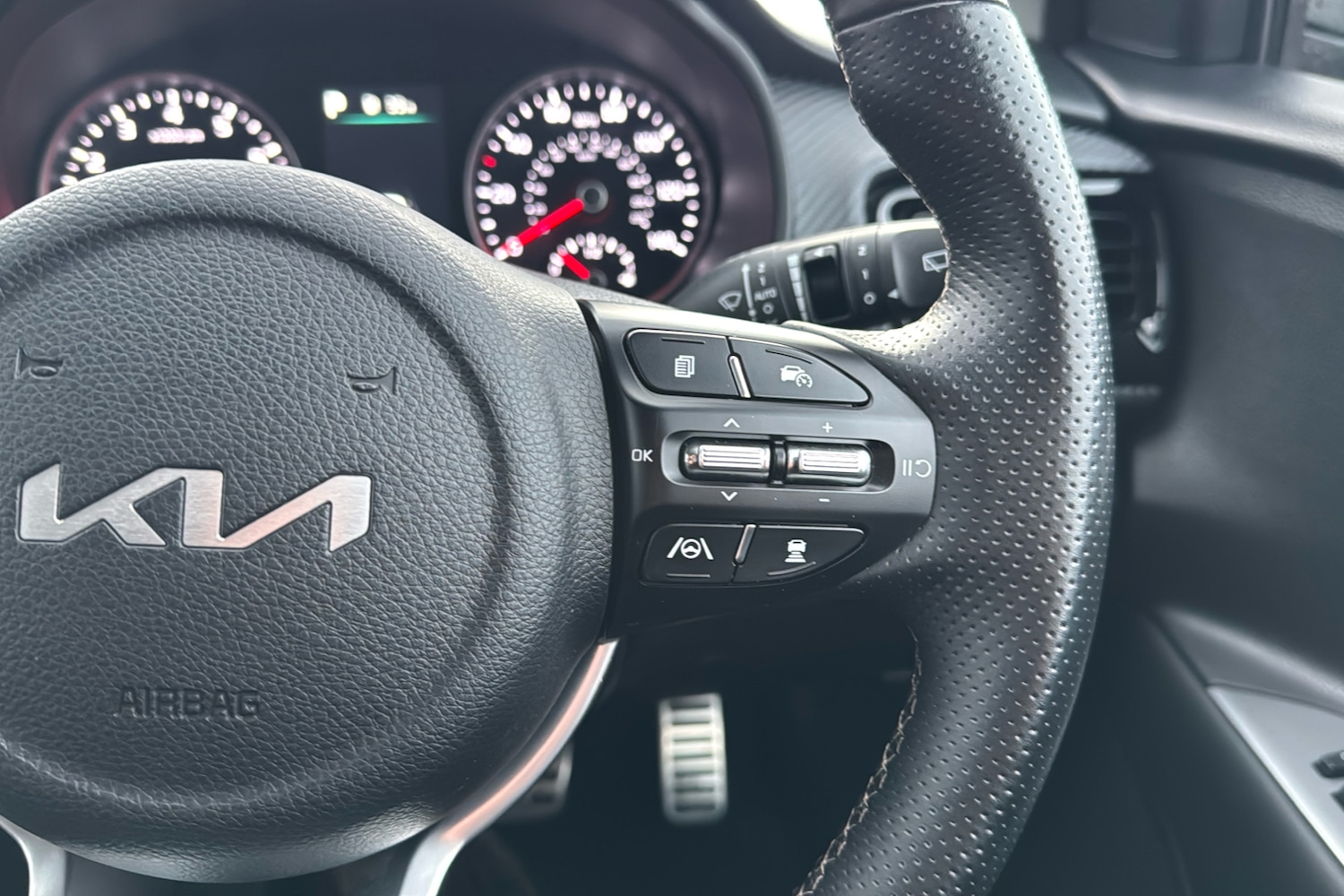 Used Kia Stonic 2023 for sale - 76464064: Photo 18