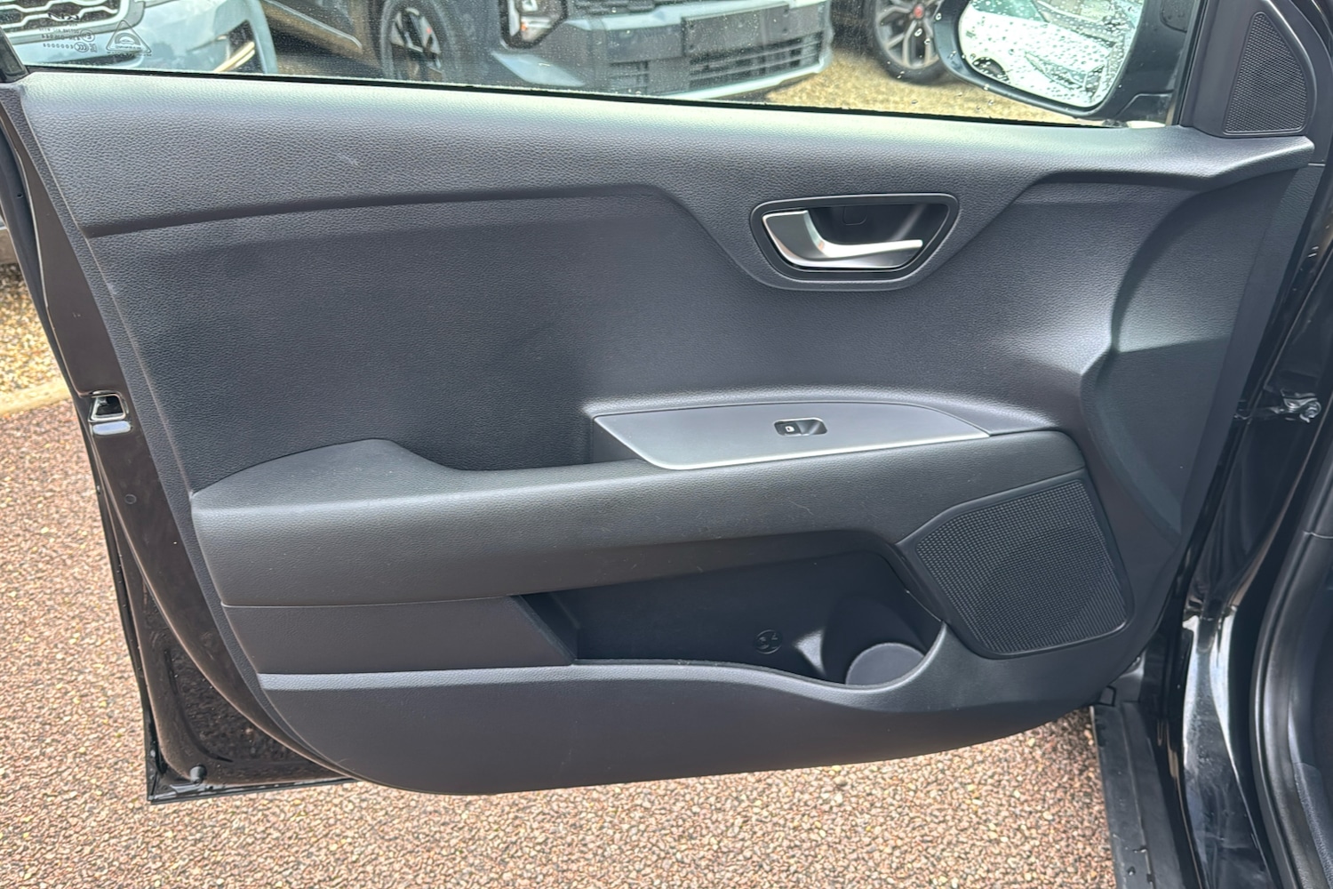 Used Kia Stonic 2023 for sale - 76464064: Photo 40