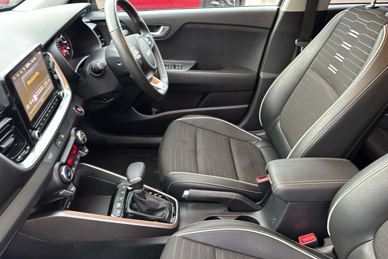 Used Kia Stonic 2023 for sale - 76464064: Photo 42