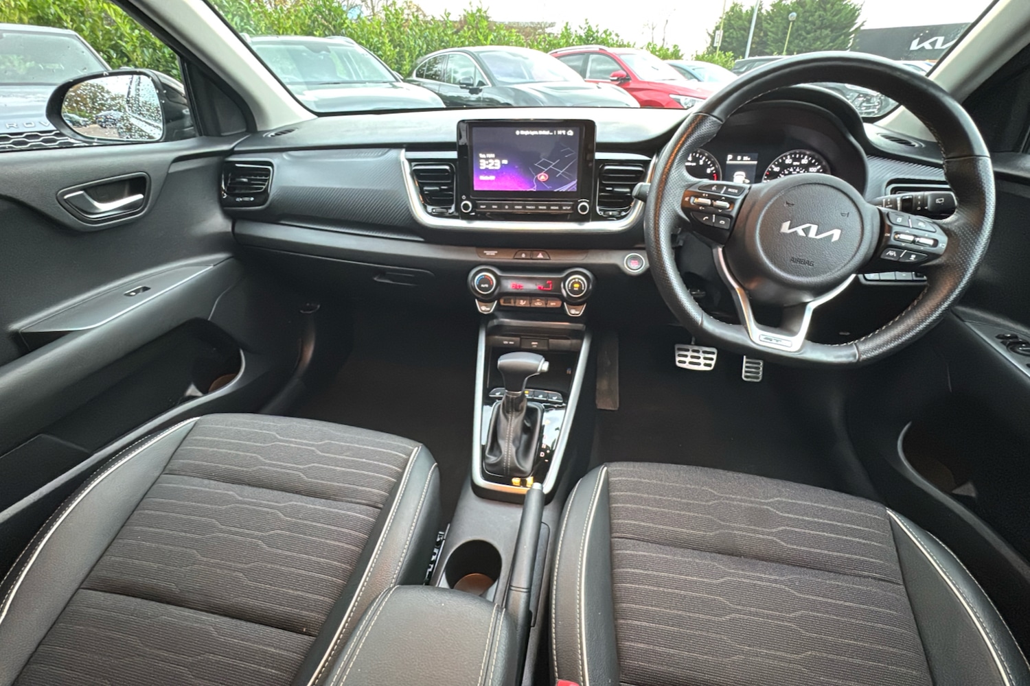 Used Kia Stonic 2023 for sale - 76464064: Photo 9