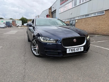 Used Jaguar XE 2016 for sale - 75623203: Photo