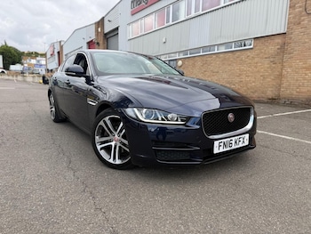 Used Jaguar XE 2016 for sale - 75623203: Photo