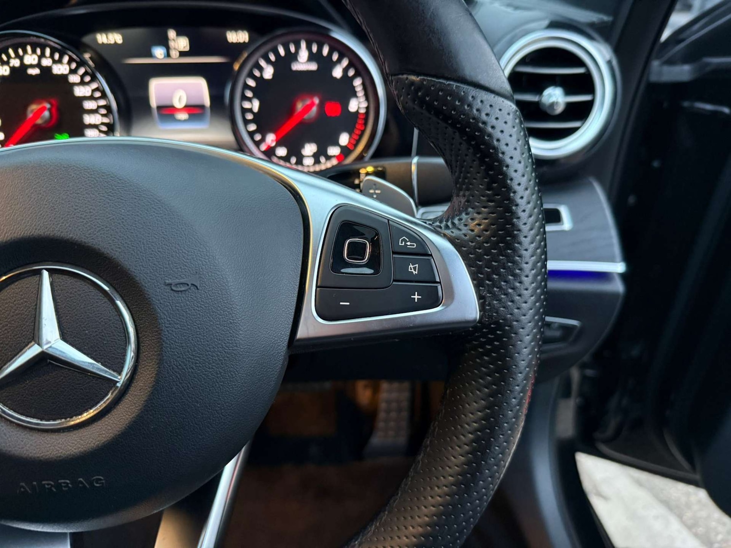 Used Mercedes-Benz E Class 2018 for sale - 76896325: Photo 28