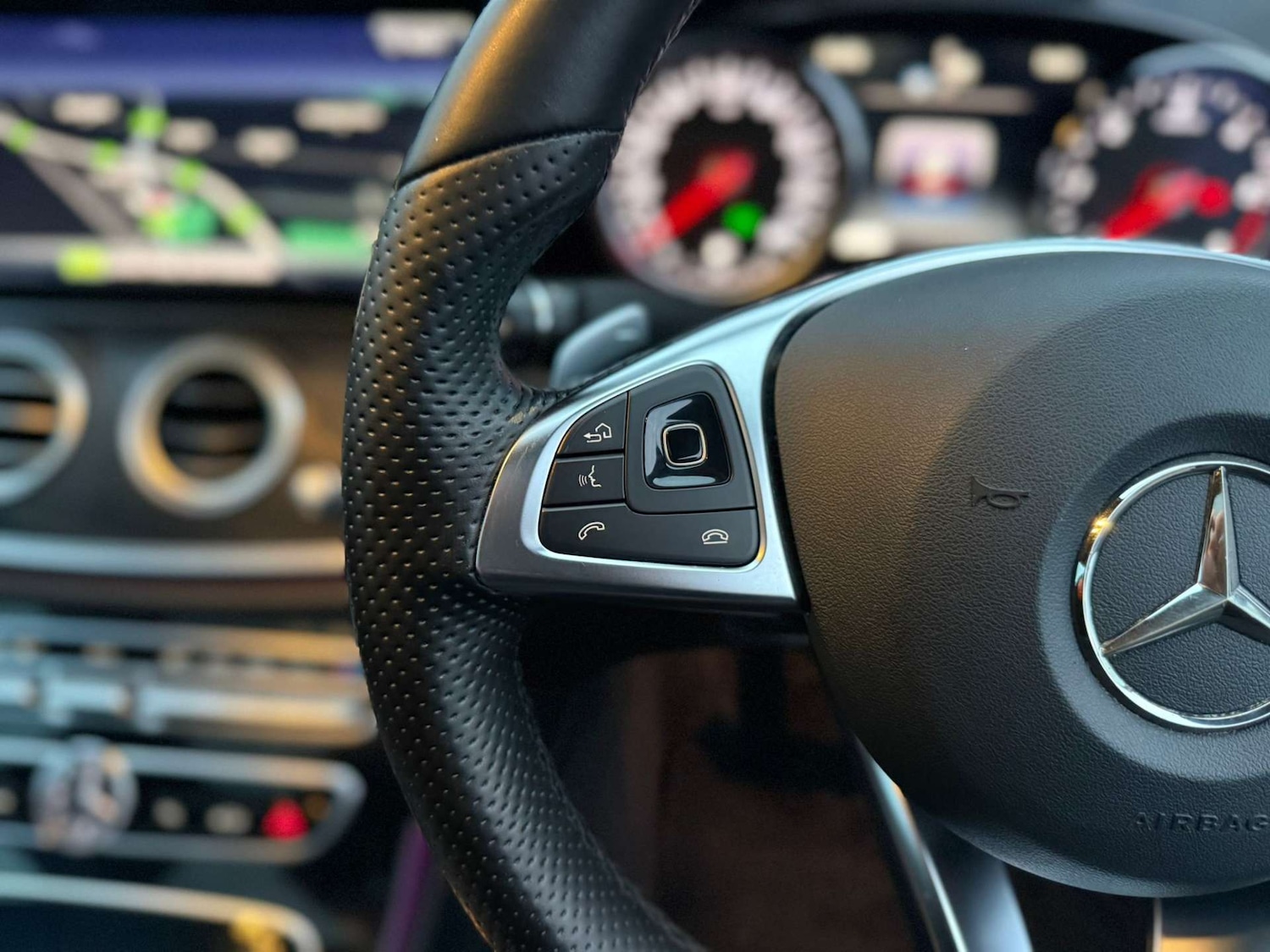 Used Mercedes-Benz E Class 2018 for sale - 76896325: Photo 32