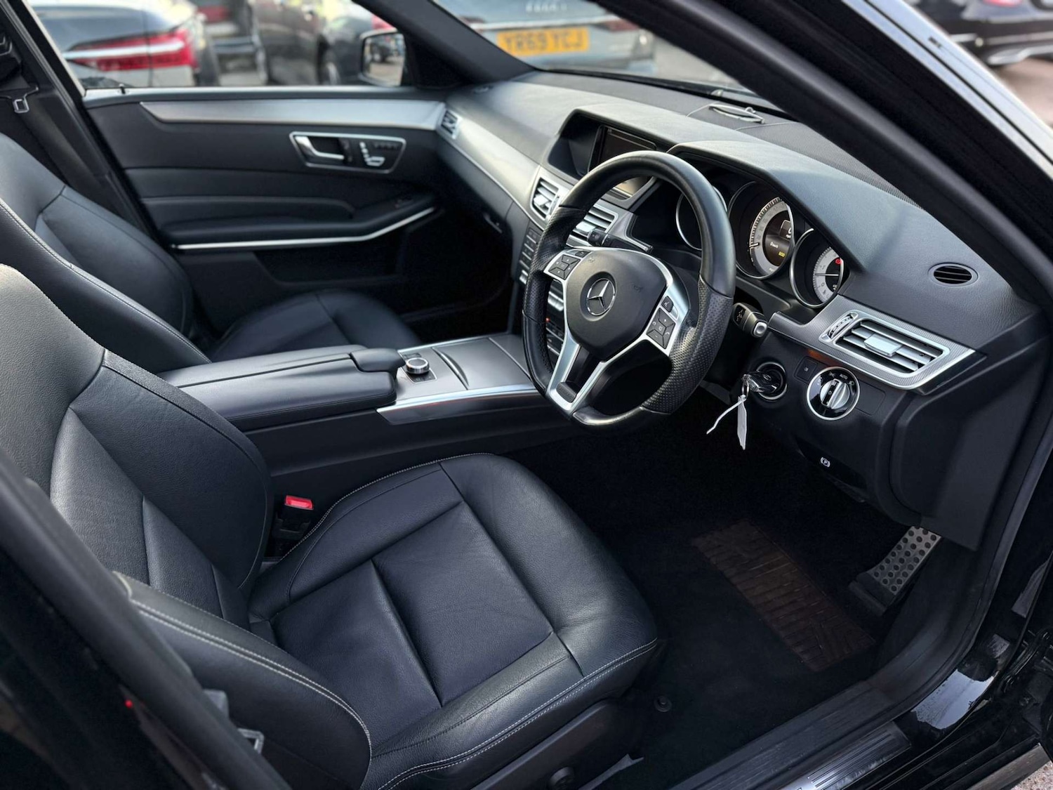 Used Mercedes-Benz E Class 2015 for sale - 77022509: Photo 2