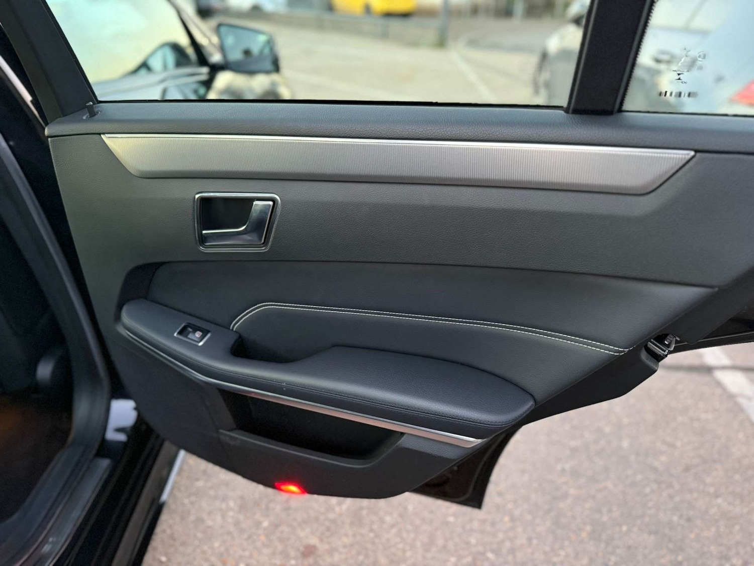 Used Mercedes-Benz E Class 2015 for sale - 77022509: Photo 40