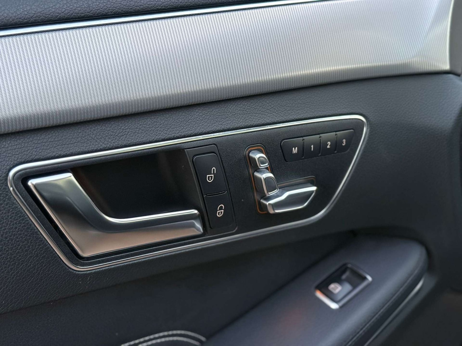 Used Mercedes-Benz E Class 2015 for sale - 77022509: Photo 45