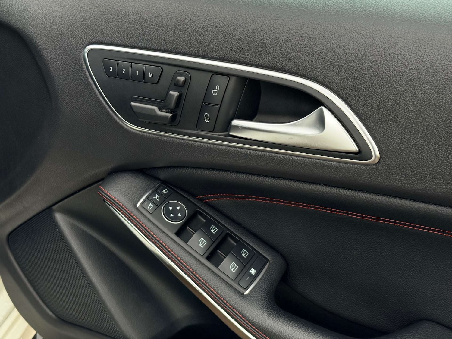 Used Mercedes-Benz A-Class 2014 for sale - 77227762: Photo 31