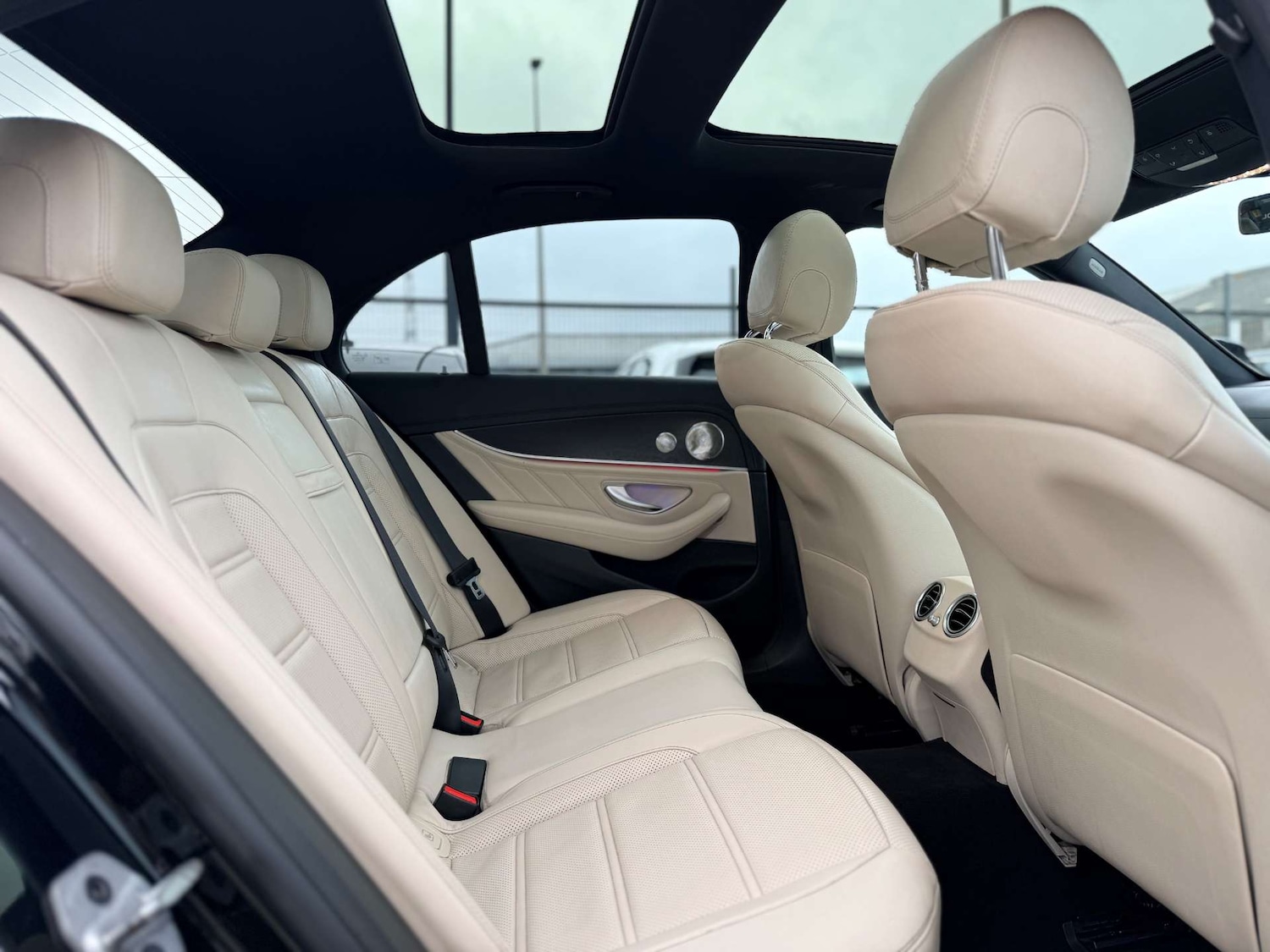 Used Mercedes-Benz E Class 2018 for sale - 76896333: Photo 26