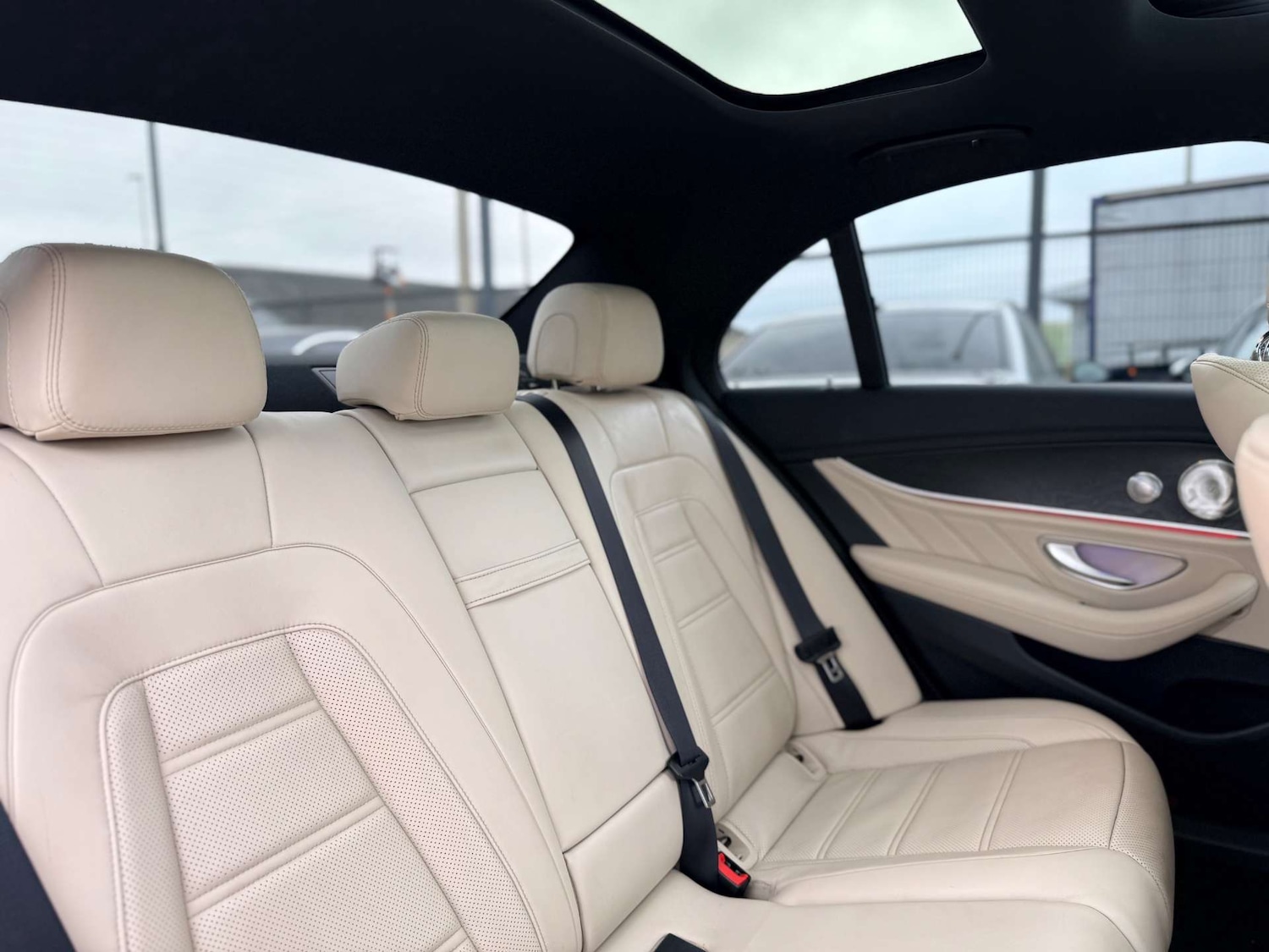 Used Mercedes-Benz E Class 2018 for sale - 76896333: Photo 27