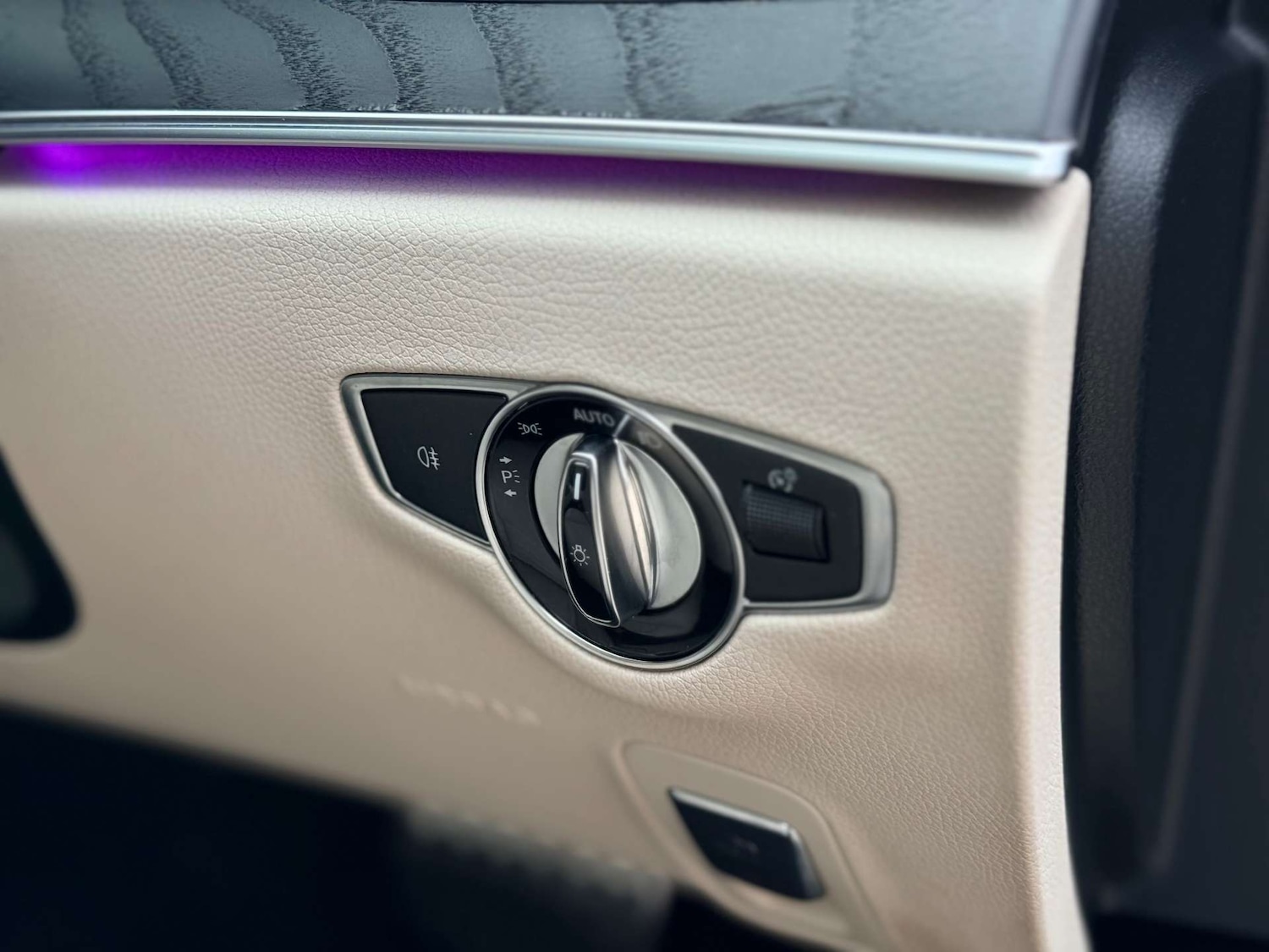 Used Mercedes-Benz E Class 2018 for sale - 76896333: Photo 32