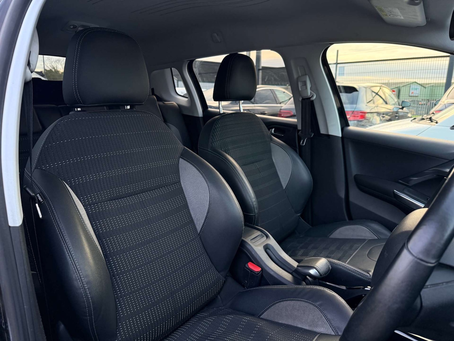 Used Peugeot 2008 2015 for sale - 77211819: Photo 20