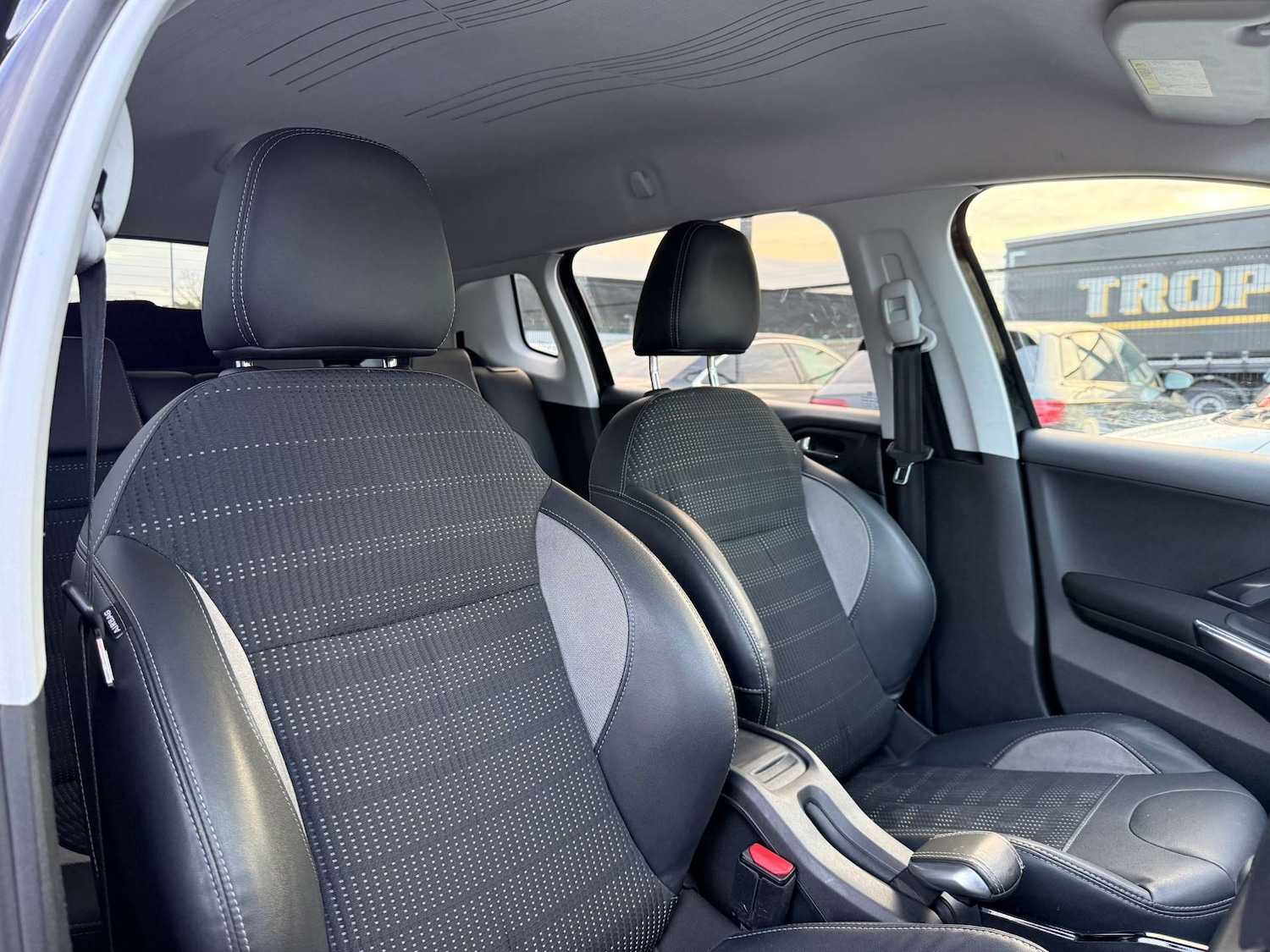 Used Peugeot 2008 2015 for sale - 77211819: Photo 21