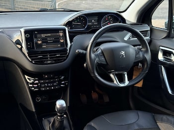 Used Peugeot 2008 2015 for sale - 77211819: Photo