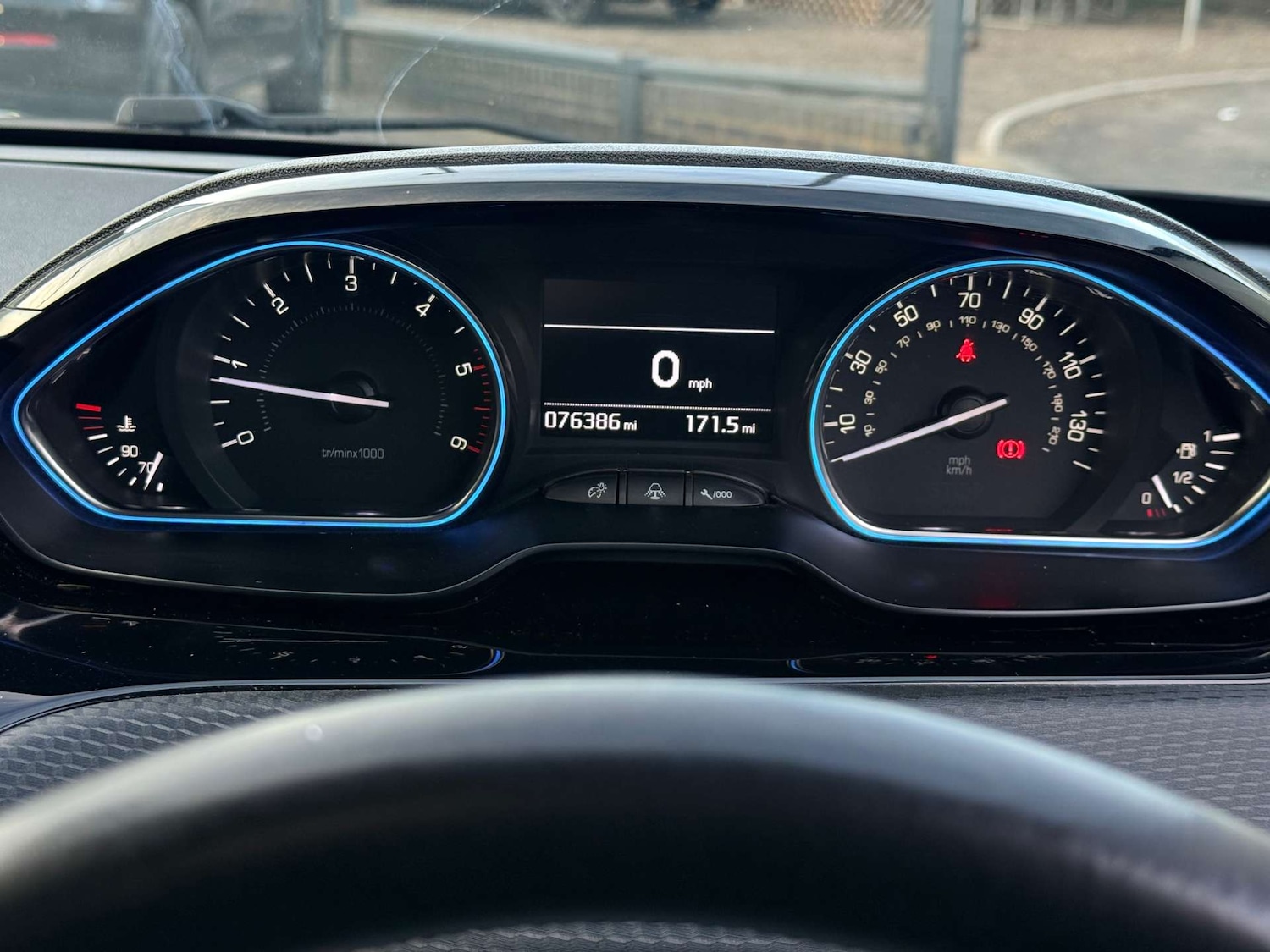 Used Peugeot 2008 2015 for sale - 77211819: Photo 41