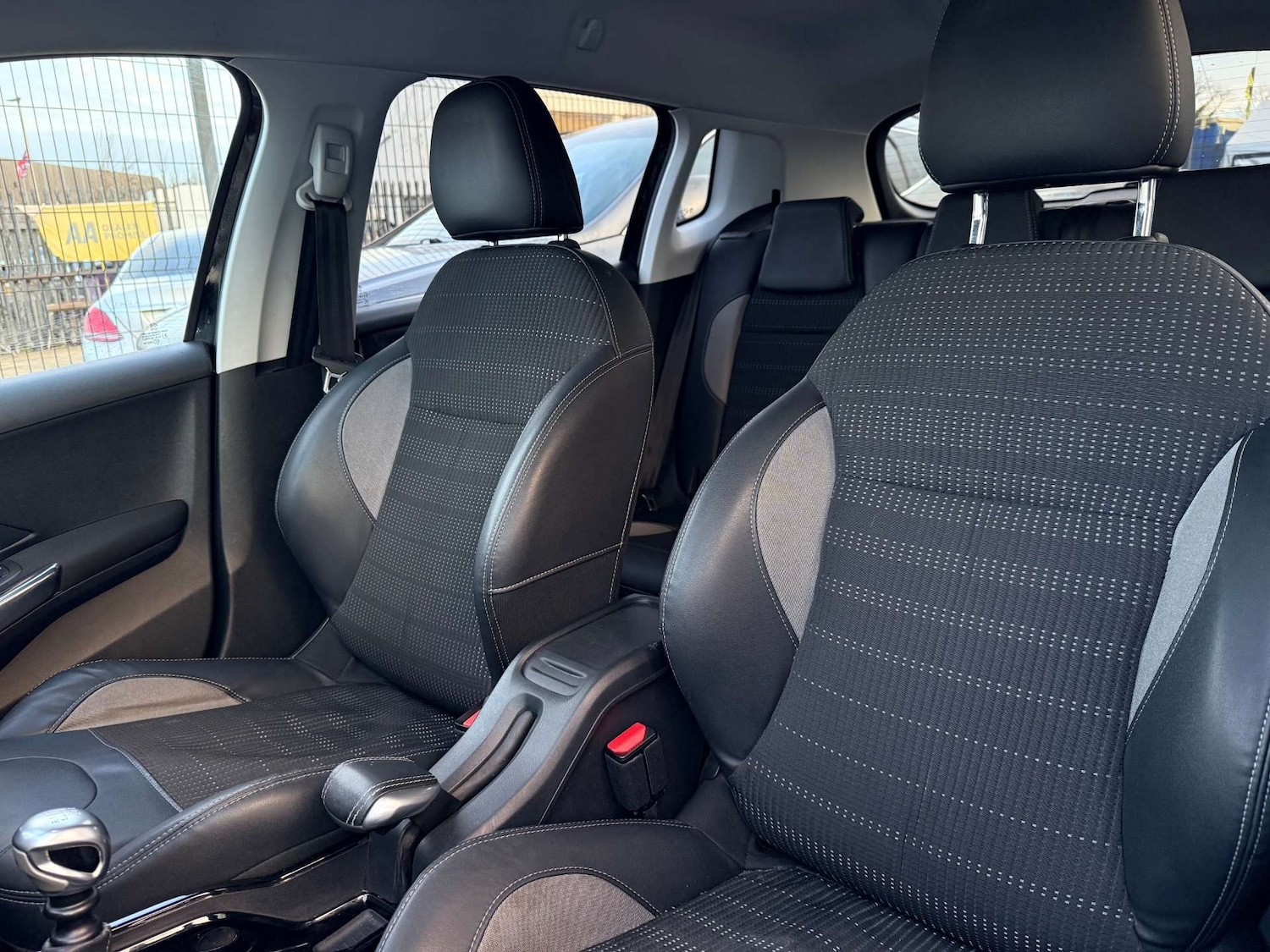 Used Peugeot 2008 2015 for sale - 77211819: Photo 45