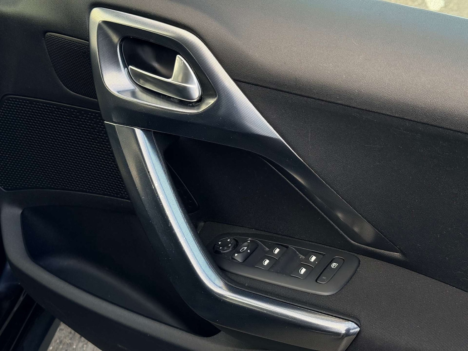 Used Peugeot 2008 2015 for sale - 77211819: Photo 46