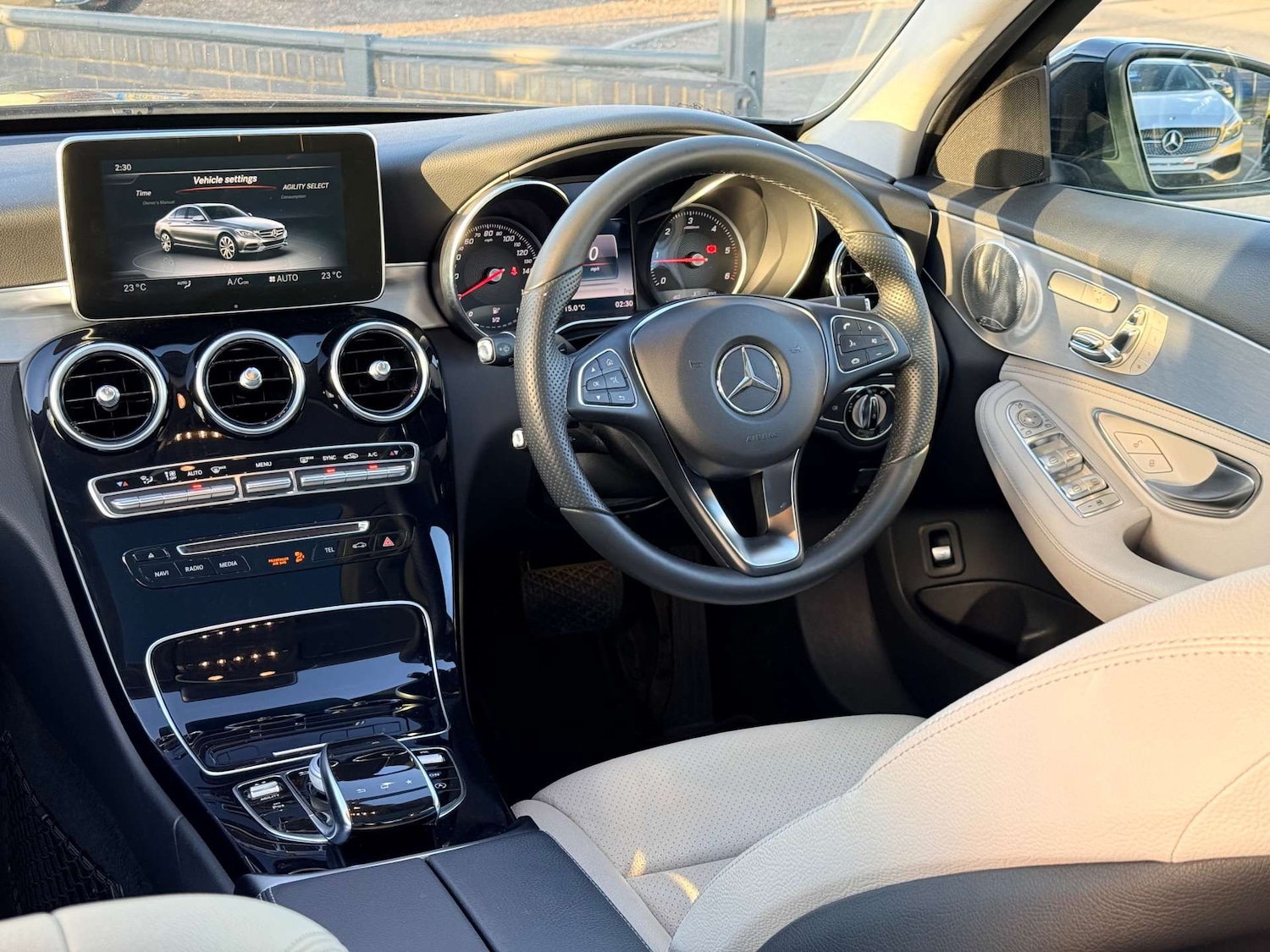 Used Mercedes-Benz C Class 2014 for sale - 76921234: Photo 2