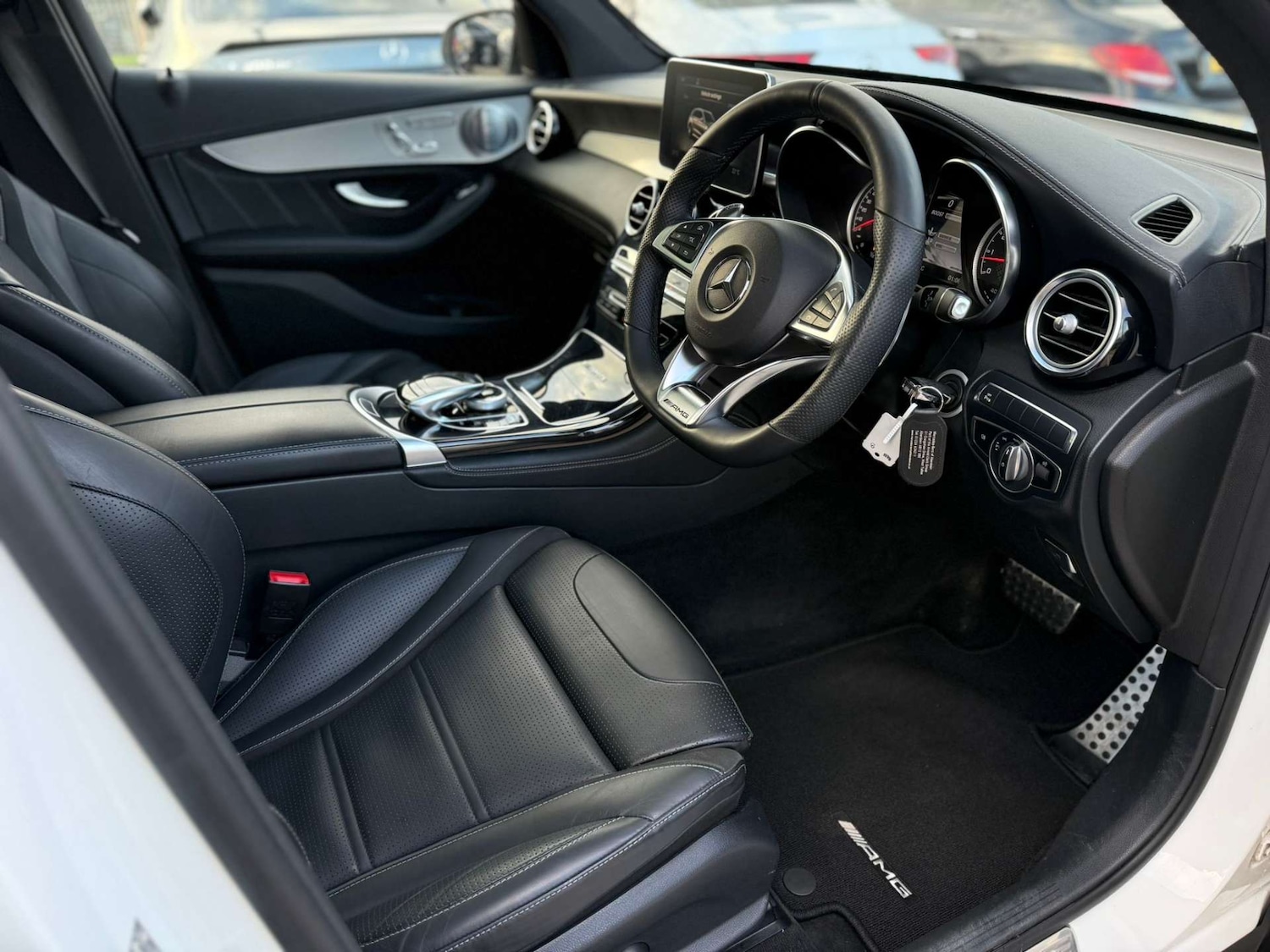 Used Mercedes-Benz GLC 2018 for sale - 77053560: Photo 2