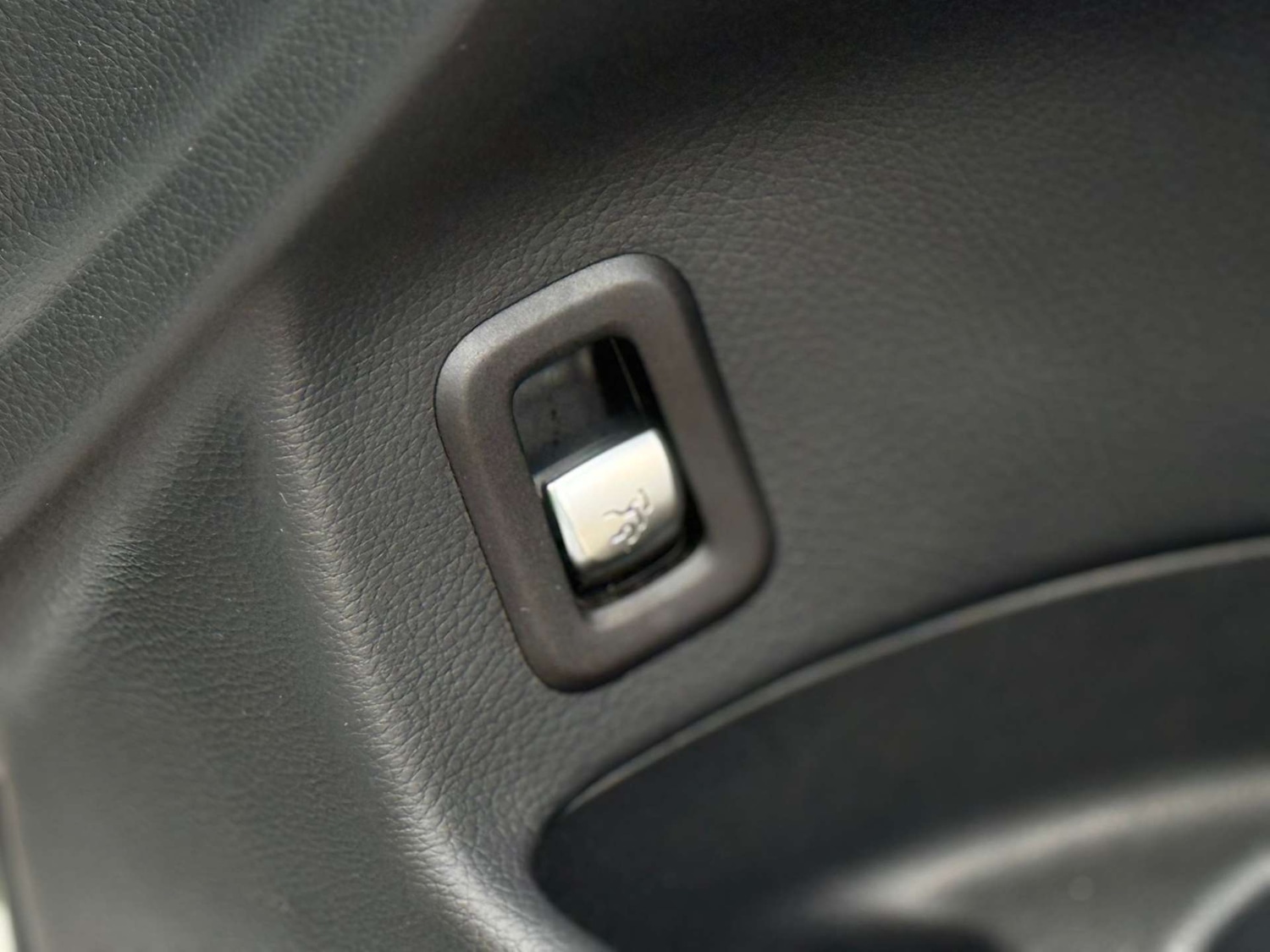 Used Mercedes-Benz GLC 2018 for sale - 77053560: Photo 27