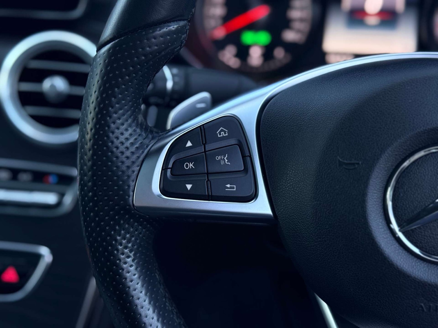 Used Mercedes-Benz C Class 2018 for sale - 76921256: Photo 17