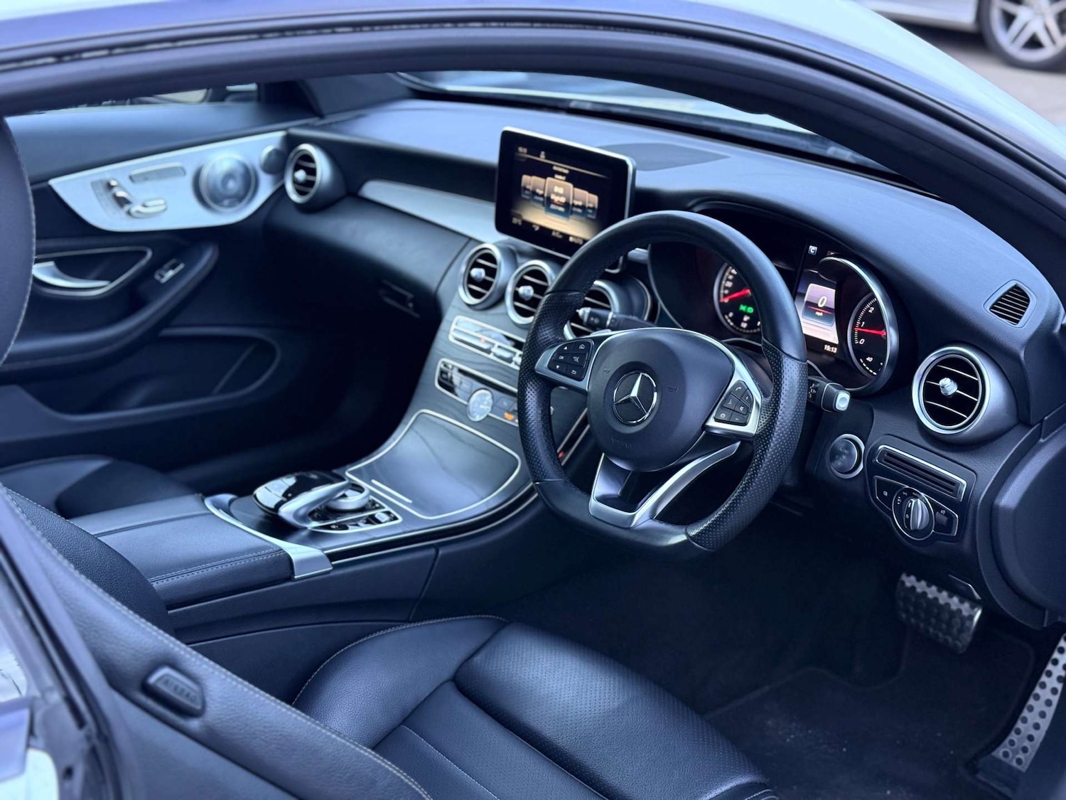 Used Mercedes-Benz C Class 2018 for sale - 76921256: Photo 2