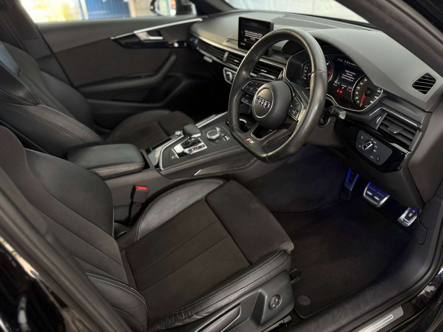 Used Audi A4 2017 for sale - 76896352: Photo 2