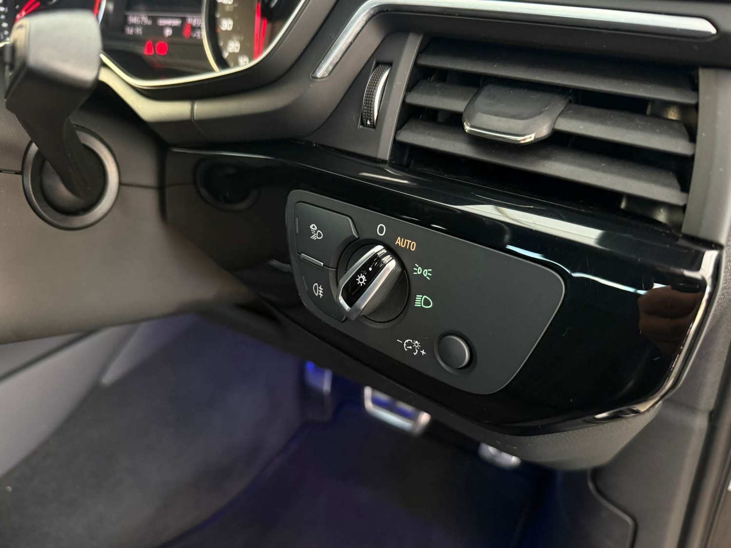 Used Audi A4 2017 for sale - 76896352: Photo 25