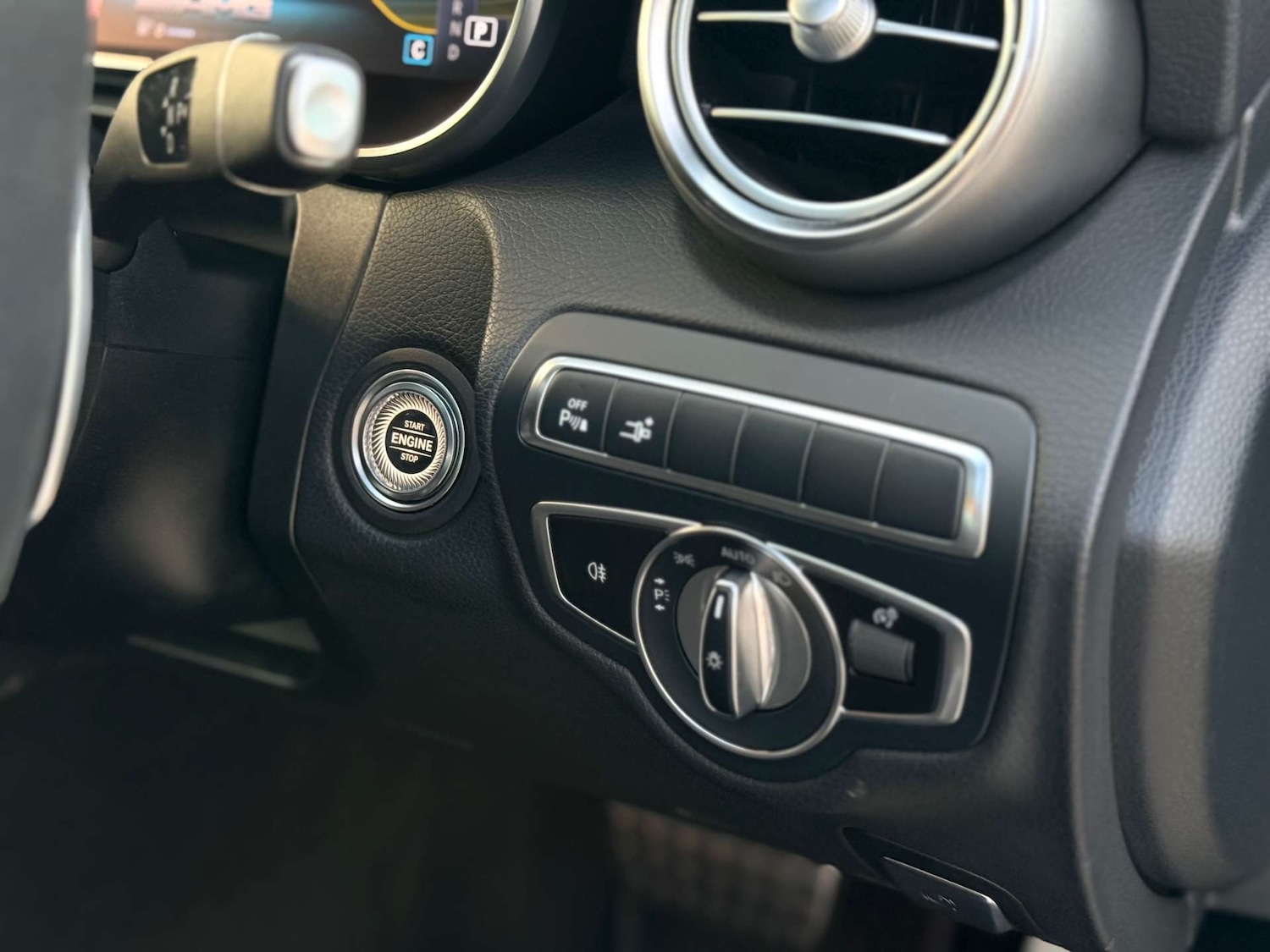 Used Mercedes-Benz C Class 2020 for sale - 76896317: Photo 21