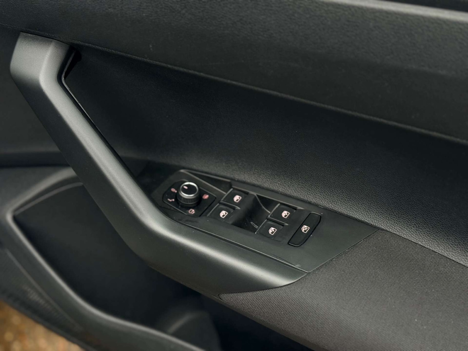 Used Volkswagen Polo 2018 for sale - 76896330: Photo 13