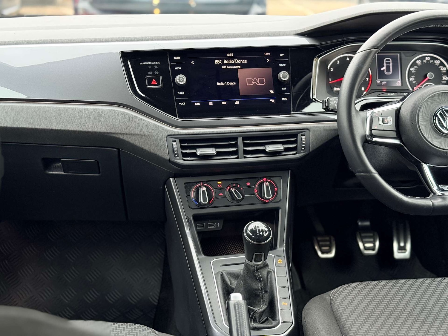 Used Volkswagen Polo 2018 for sale - 76896330: Photo 41