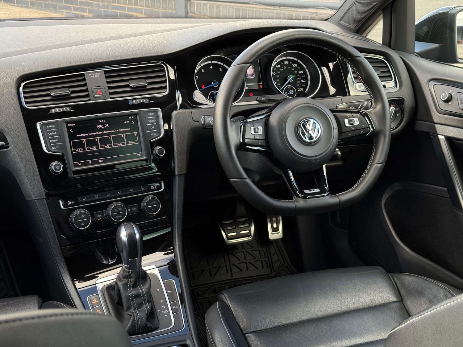 Used Volkswagen Golf 2016 for sale - 76896319: Photo 2