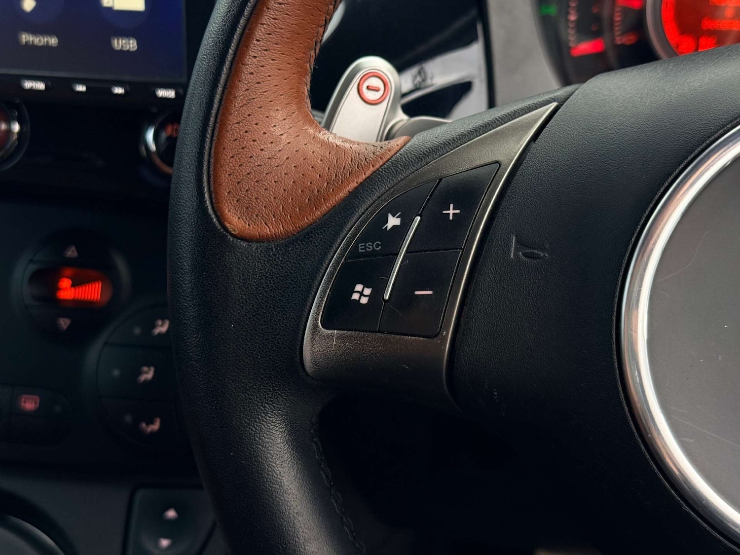 Used Abarth 595 2012 for sale - 76896308: Photo 24