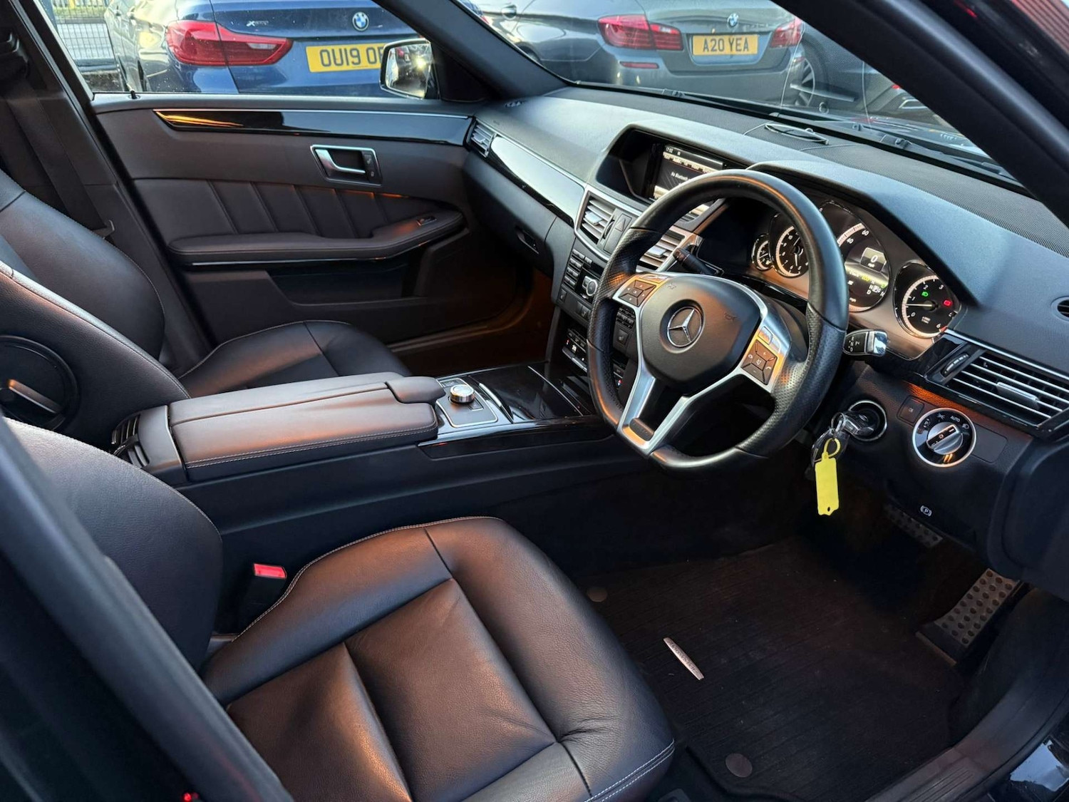 Used Mercedes-Benz E Class 2012 for sale - 76896303: Photo 2