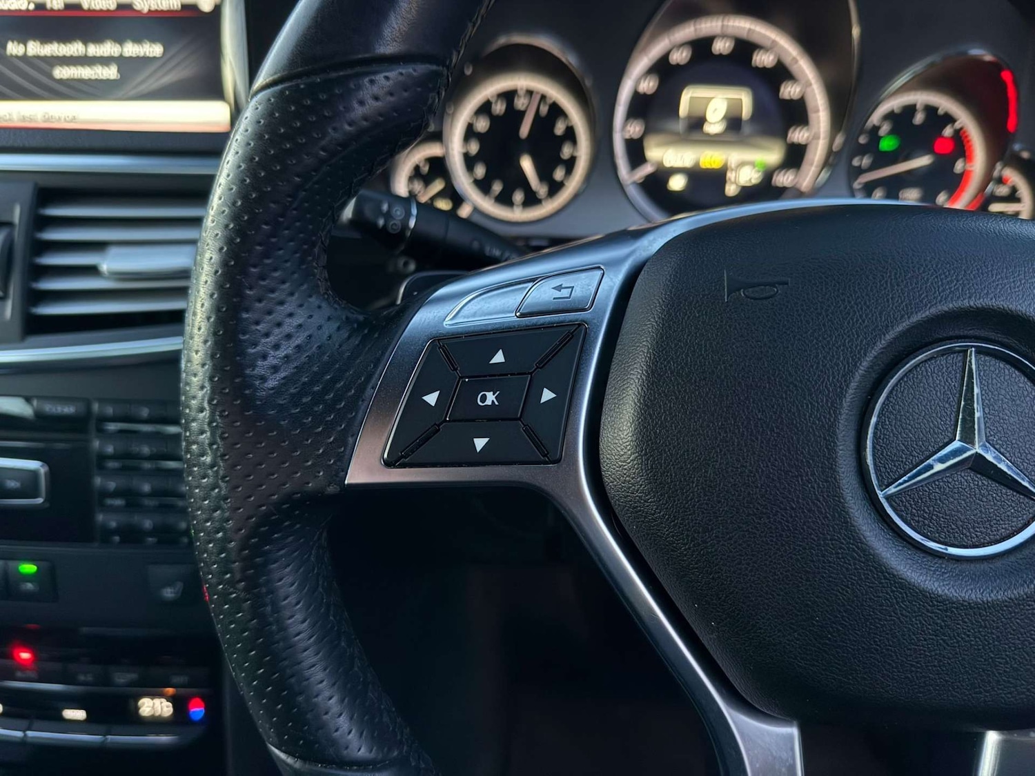 Used Mercedes-Benz E Class 2012 for sale - 76896303: Photo 22