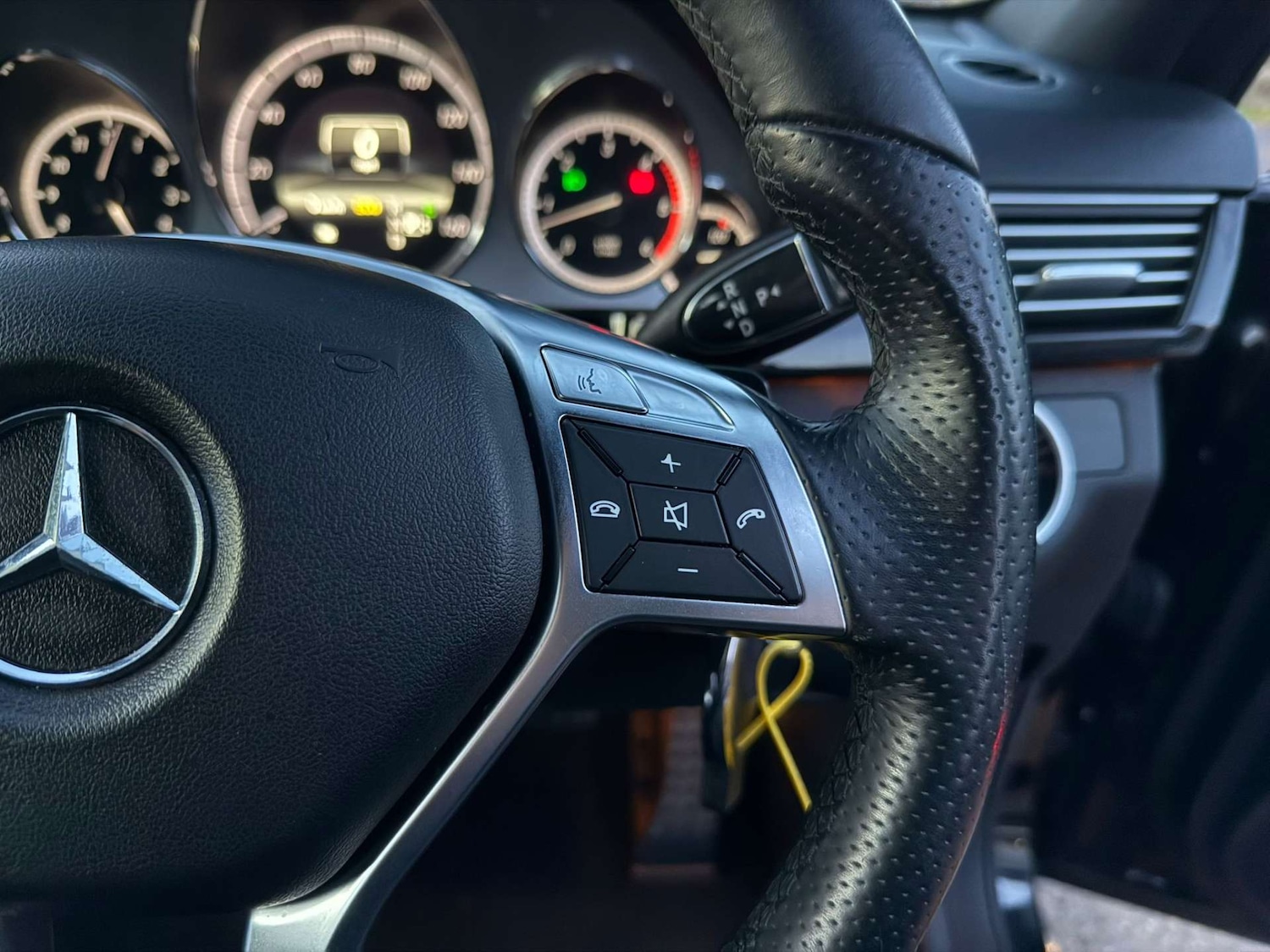 Used Mercedes-Benz E Class 2012 for sale - 76896303: Photo 23