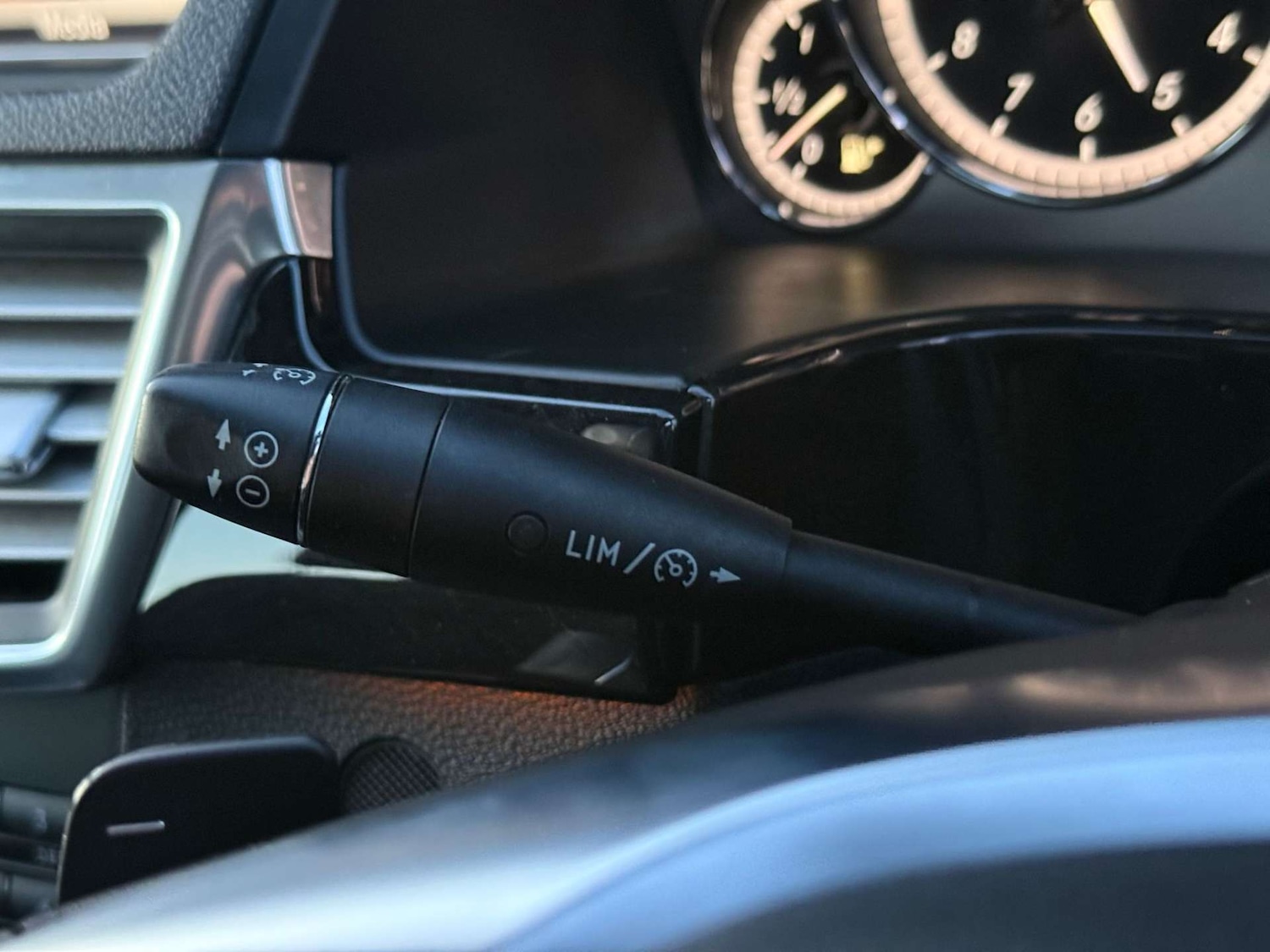 Used Mercedes-Benz E Class 2012 for sale - 76896303: Photo 26