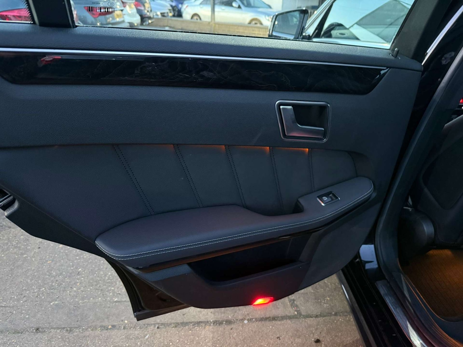 Used Mercedes-Benz E Class 2012 for sale - 76896303: Photo 36