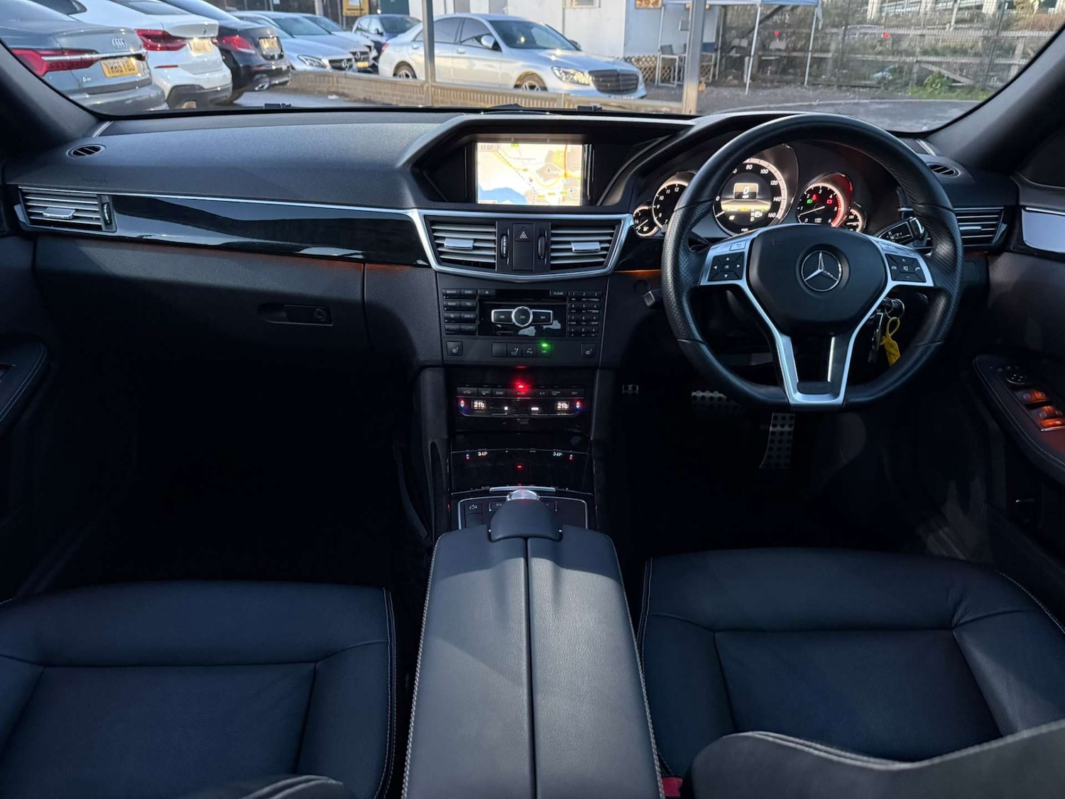 Used Mercedes-Benz E Class 2012 for sale - 76896303: Photo 40