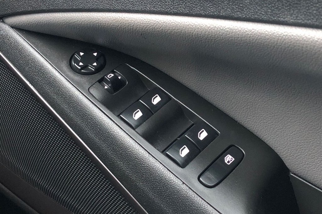 Used Vauxhall Crossland X 2018 for sale - 78002680: Photo 17