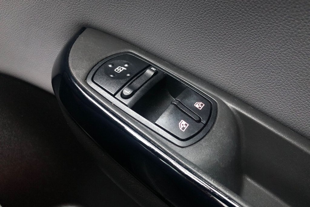 Used Vauxhall Corsa 2016 for sale - 77292762: Photo 17