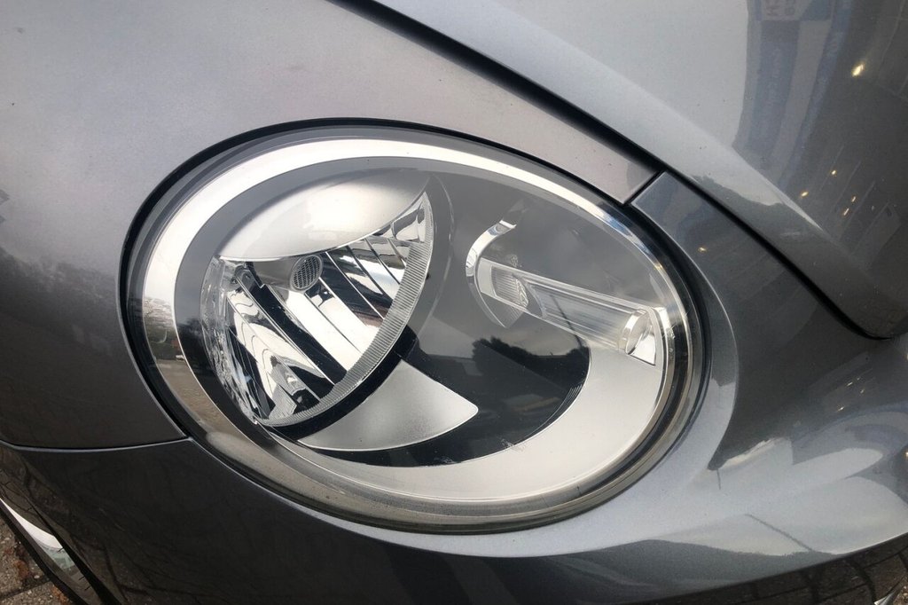 Used Volkswagen Beetle 2012 for sale - 77292741: Photo 8