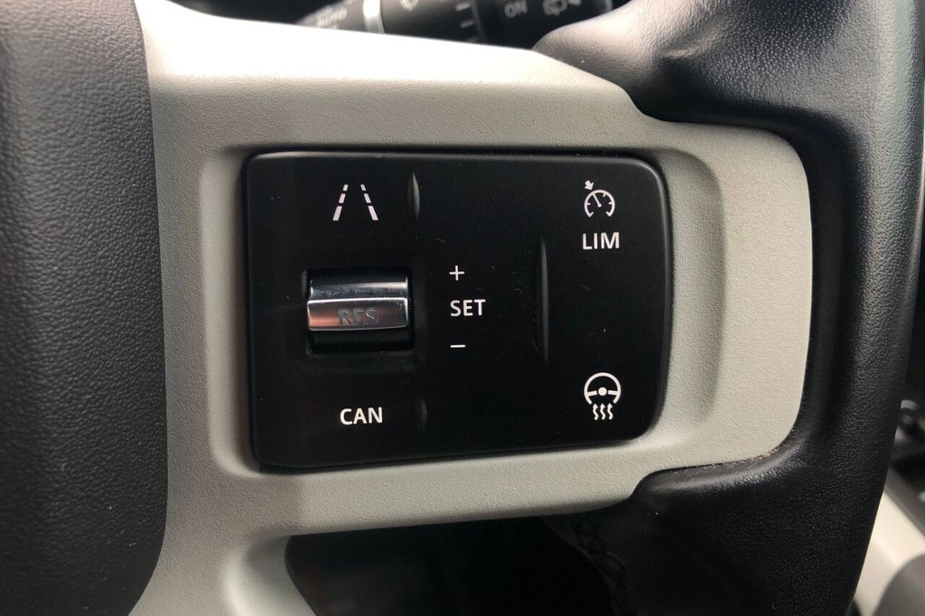 Used Land Rover Defender 2023 for sale - 77292736: Photo 17