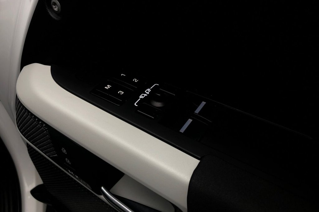 Used Land Rover Defender 2023 for sale - 77292736: Photo 34